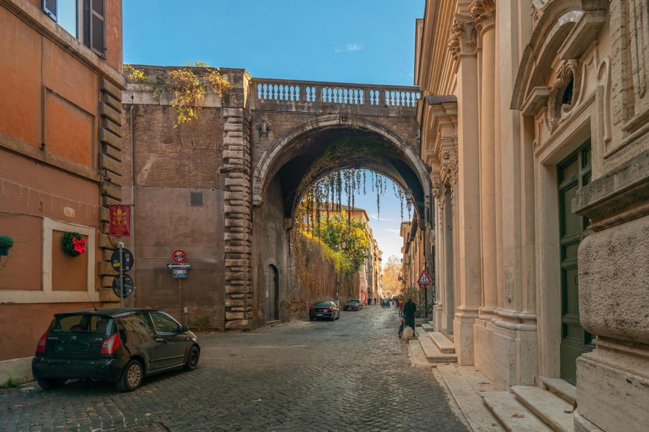 Chic And Style In Historical Via Giulia Apartamento *